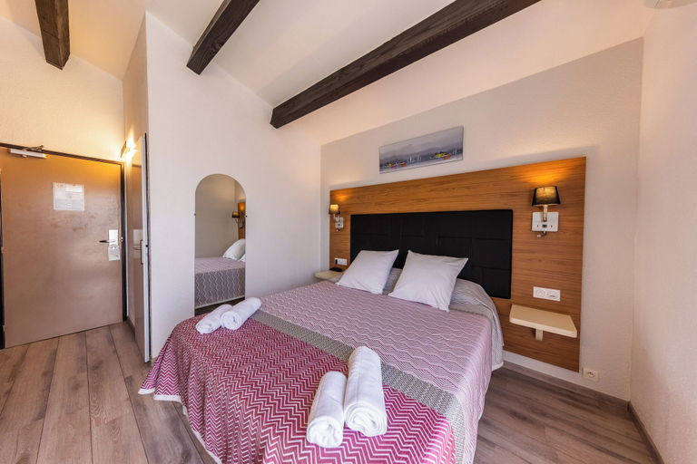 Bedroom 3, Brit Hotel Confort Helios Agde, Hérault