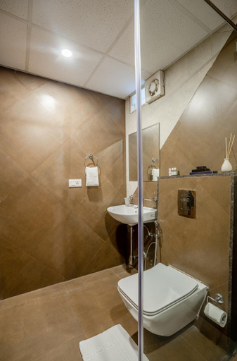 Bathroom 5, Akoya Business Hotel - Hitech City Hyderabad, Hyderabad