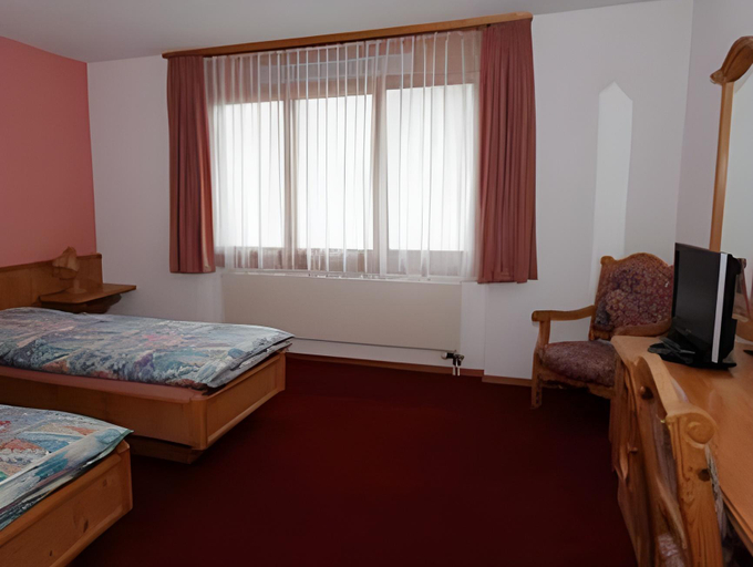 Bedroom 13