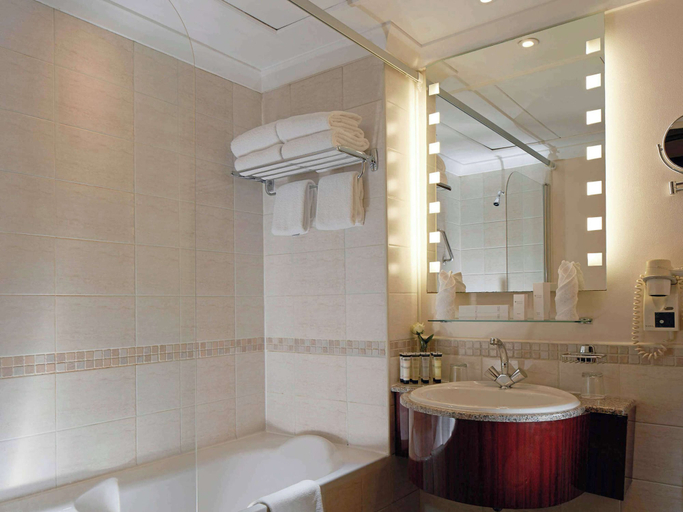 Bathroom 7