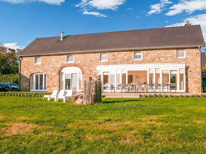 Exterior & Views 2, Luxurious Villa With Pool and Sauna, and Very Suitable for Culinary Workshops, Liège