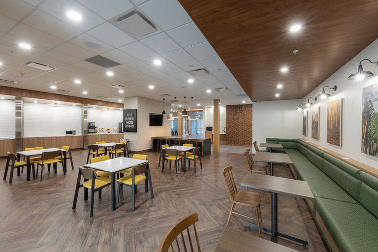 Food & Drinks 4, Fairfield Inn & Suites by Marriott Salmon Arm, Columbia-Shuswap