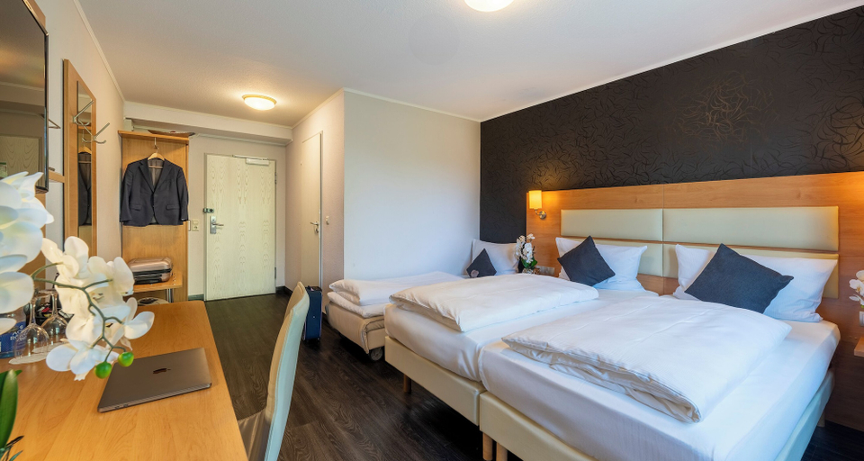 Bedroom 4, PLAZA INN Stuttgart Airport Messe, Esslingen