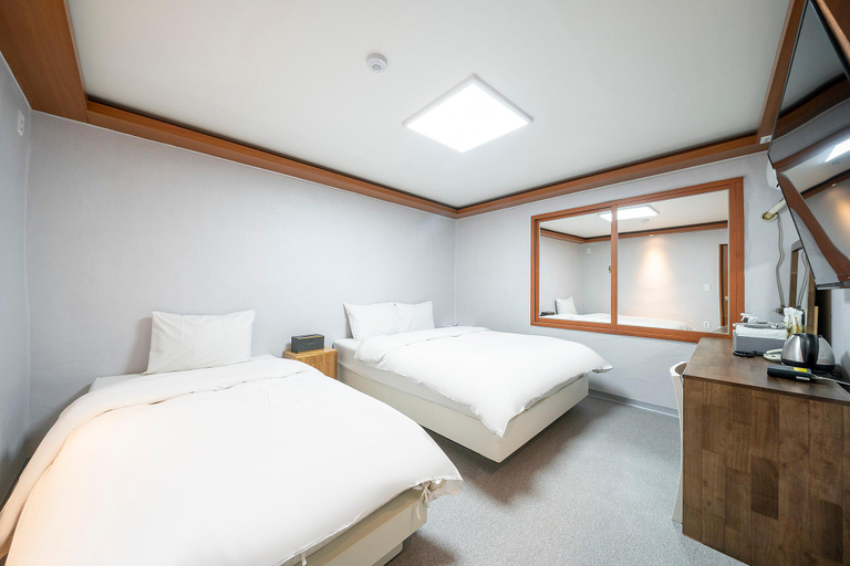 Bedroom 2, Daegu Dongseongro Motel Dongseongro, Buk
