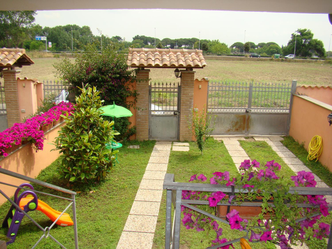Garden 2, LE VILLE FCO alloggio turistico, Roma