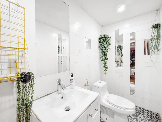 Bathroom, BeHome by LuxUrban, New York