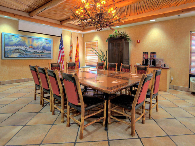Business Facilities, Hampton Inn Kayenta, Navajo