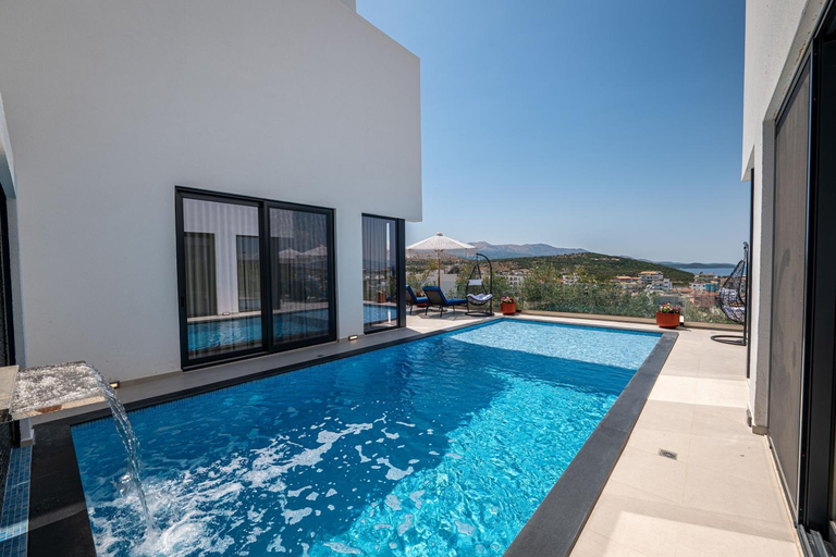 Others 4, Luxury Villas Angela, Sarandës
