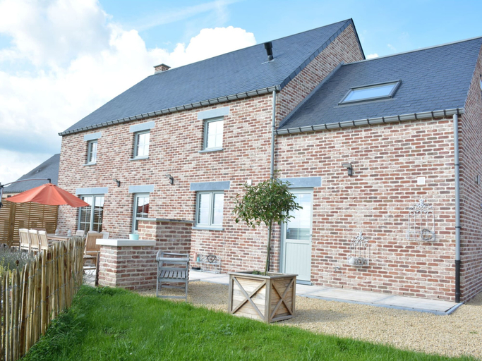Exterior & Views 2, Holiday Home in Hastiere Near Adventure Park, Namur