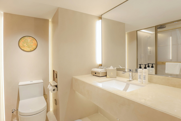 Bathroom 12