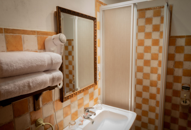 Bathroom 4, Posada Pena Pintada by Vivere Stays, Madrid