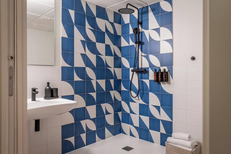 Bathroom 4, BYPILLOW Paseo, Alicante