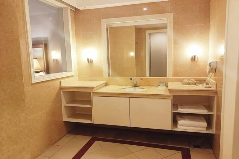 Bathroom 4