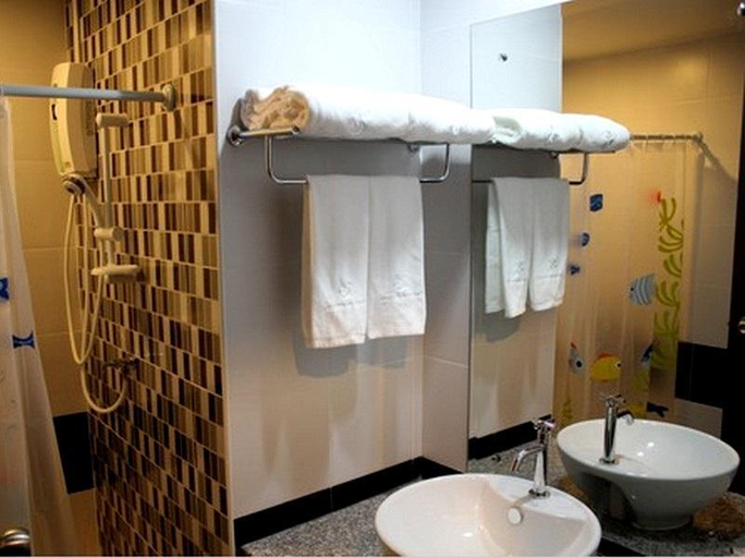 Bathroom 4, Siamtara Palace Hotel, Muang Maha Sarakam
