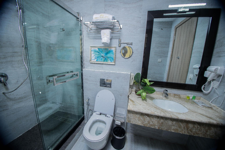 Bathroom, Perfecto La Villa Hotel and Suites , Ajeromi/Ifelodun