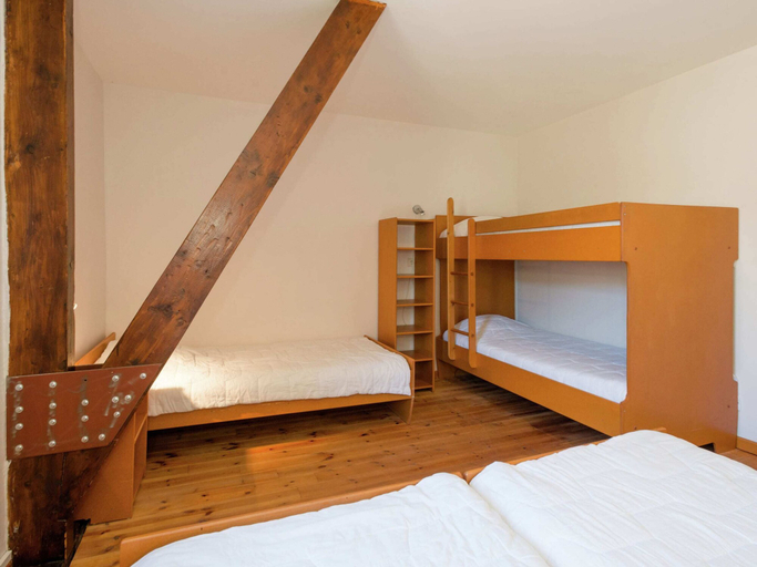 Bedroom 2, Modern Cottage With Private Garden in Waimes, Liège