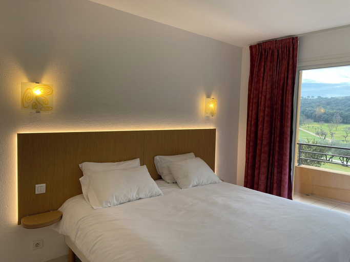Bedroom, Golf & Résidence de Nîmes Vacquerolles, Gard