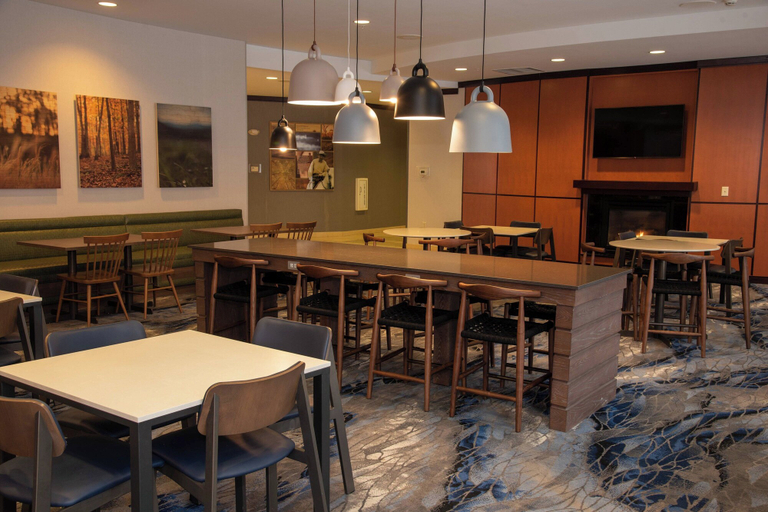 Food & Drinks 4, Fairfield Inn & Suites by Marriott Lewisburg, Greenbrier
