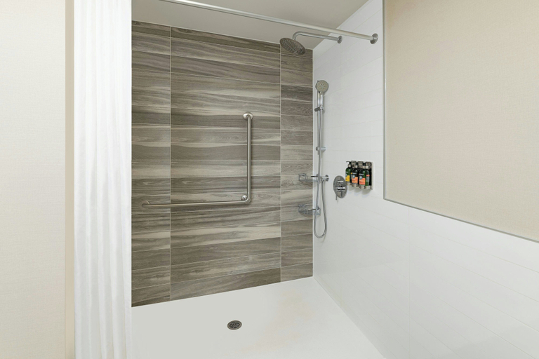 Bathroom 4, The Insignia Hotel, Sarnia, a Tribute Portfolio Hotel, Lambton