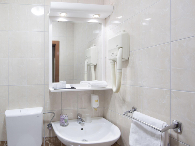 Bathroom 3, Hotel Kristal - Liburnia, Opatija/Veprinac