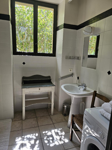 Bathroom 3, RiverRun, Aveyron