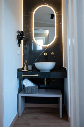 Bathroom 2, Eudokia Pension, Peloponnese