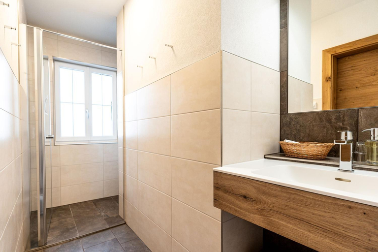 Bathroom 2, Haus Mariandl, Reutte