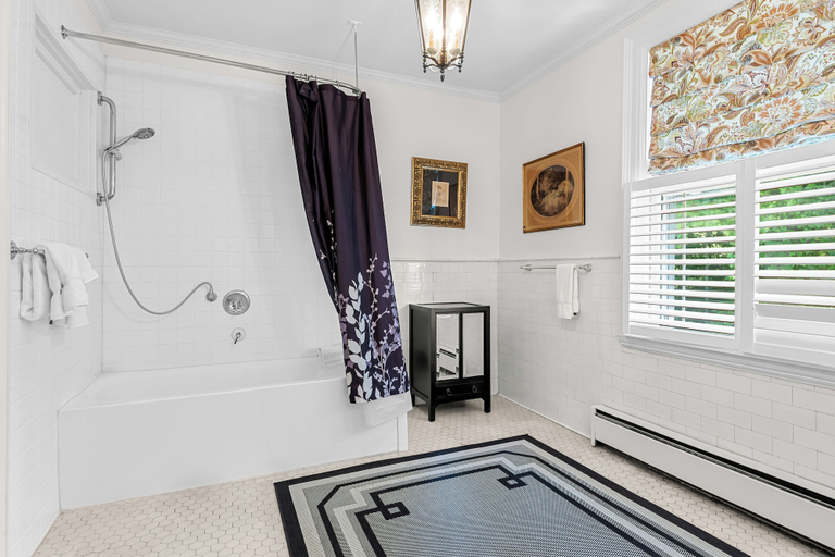 Bathroom 5, Benn Conger Inn, Tompkins