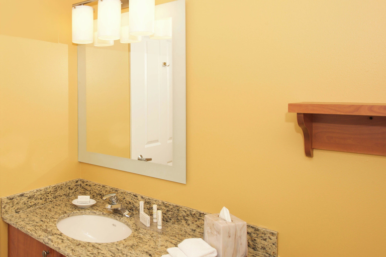 Bathroom 3, TownePlace Suites by Marriott Seattle Everett/Mukilteo, Snohomish