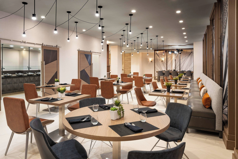 Food & Drinks 5, Marriott Greensboro Downtown, Guilford