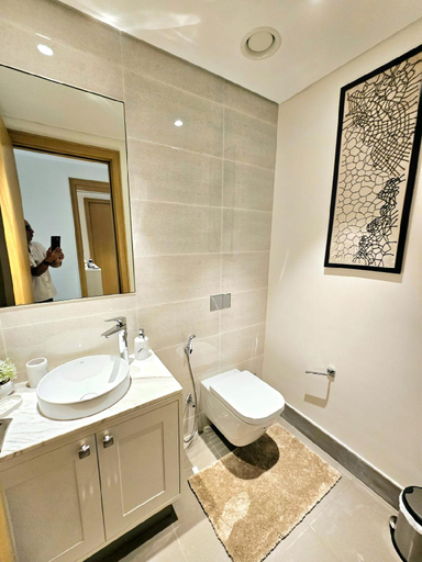 Bathroom 5, Luxurious 2 BR in Opera Grand!, Dubai