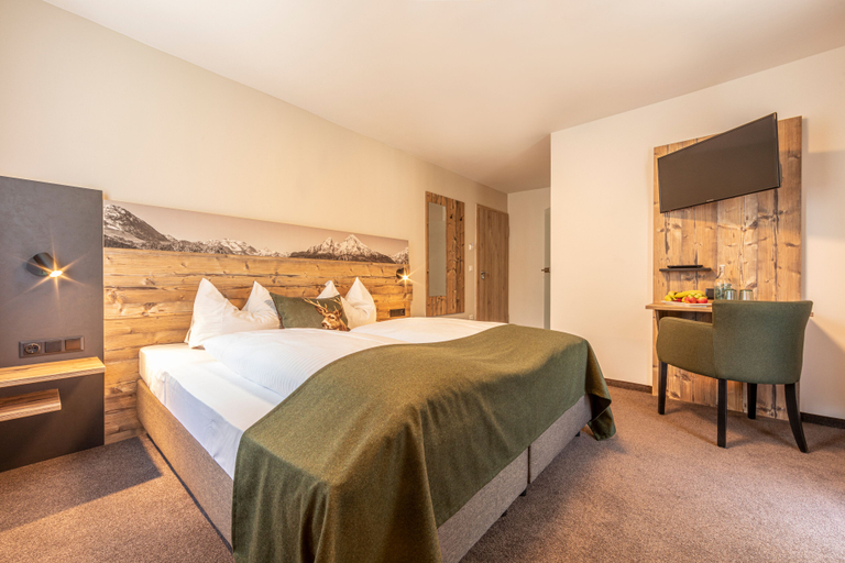 Bedroom 4, HomeHotel Salzberg, Berchtesgadener Land