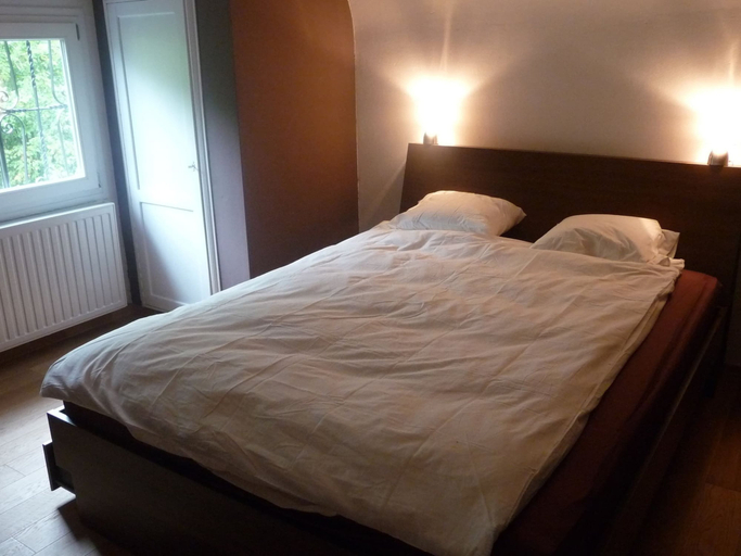 Bedroom 3, Eco Hilltop Home in Falaen, Namur