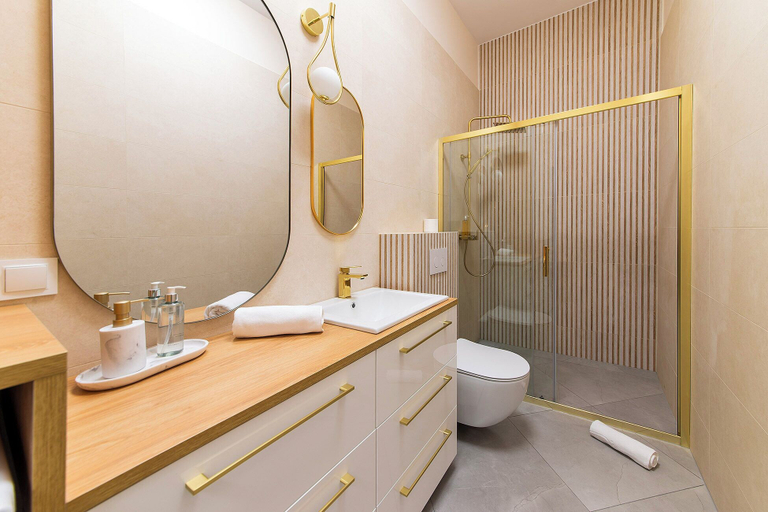 Bathroom 3, RentPlanet - Źródło Izery, Lubań