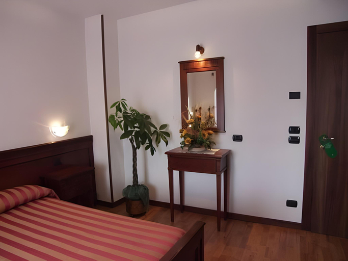 Bedroom 15