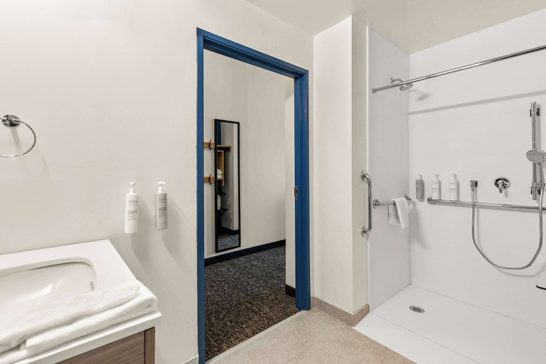 Bathroom 3, Spark by Hilton Commerce, GA, Banks