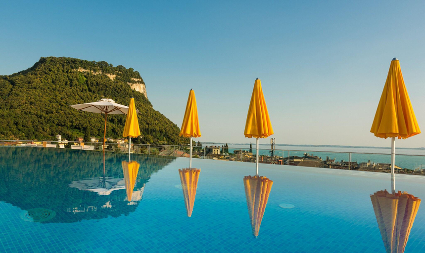 Exterior & Views 2, Sky Pool Hotel Sole Garda, Verona