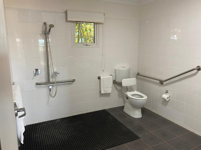 Bathroom 3, Darwin Resort, Darwin