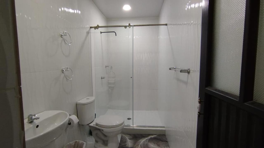 Bathroom 3, Hotel Restarante La Casona de Muzo, Maripí
