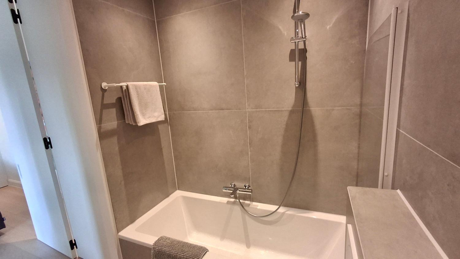 Bathroom 2, Prive studio in groene omgeving van Brugge gratis fietsen & parkeerplaats, West-Vlaanderen