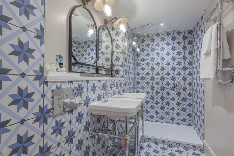 Bathroom 5, Richmond Hill Hotel, London