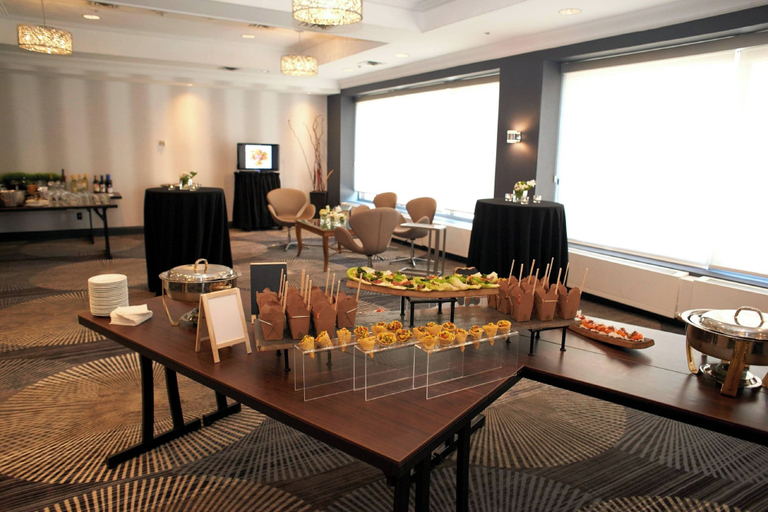 Food & Drinks 5, Courtyard by Marriott Downtown Toronto, Toronto