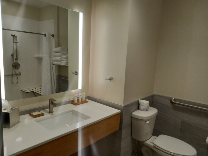 Bathroom 4, Radisson Hotel Pendleton Airport, Umatilla