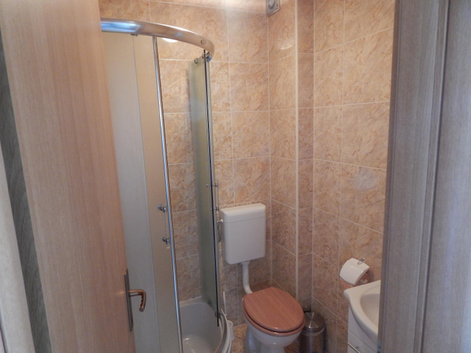 Bathroom 3, Apartments Sofija, Podstrana