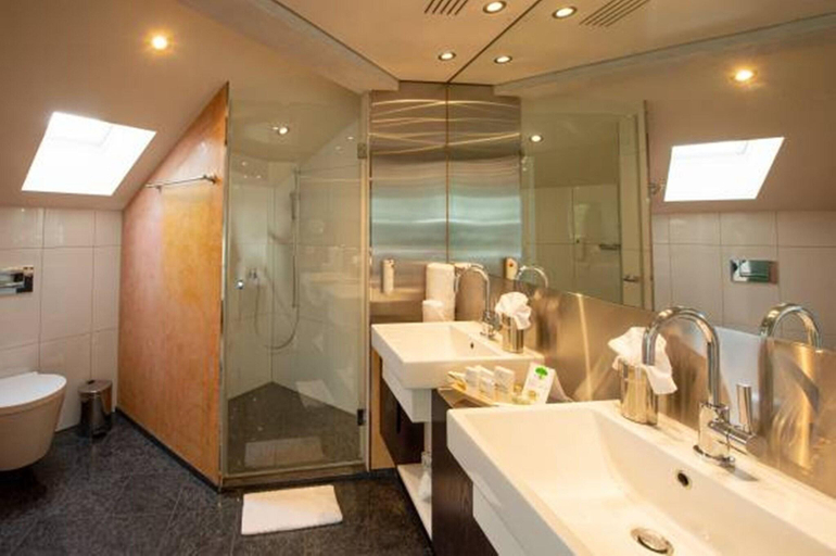 Bathroom 4, Uto Kulm, Affoltern