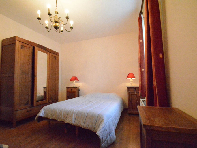 Others 3, Vintage Home With Pets, Luxembourg