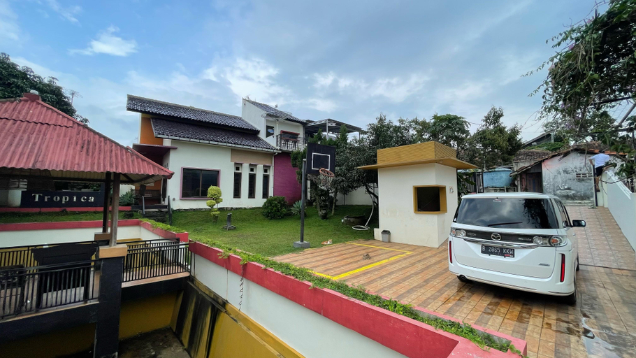 Exterior 29
