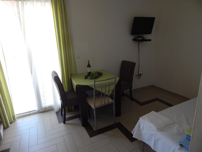 Bedroom 2, Apartments Sofija, Podstrana