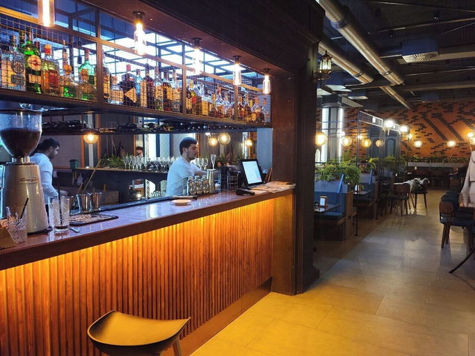 Food & Drinks 5, Araks Hotel Complex