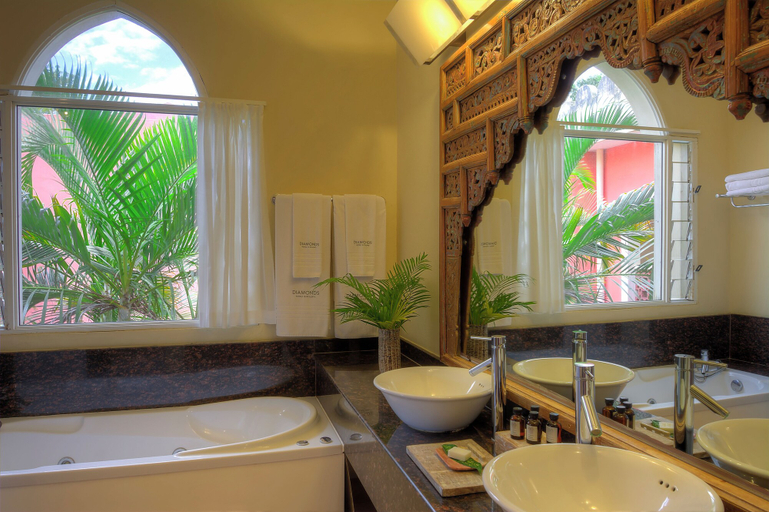 Bathroom 4, Diamonds Malindi, Malindi